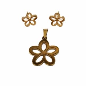 MINIMALIST Set of Earrings And Charms.